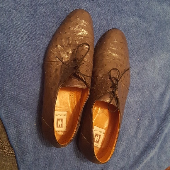 Shoes - Picture 3 of 4